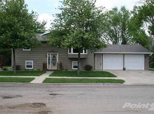 9 E 2nd Ave, Groton, SD 57445