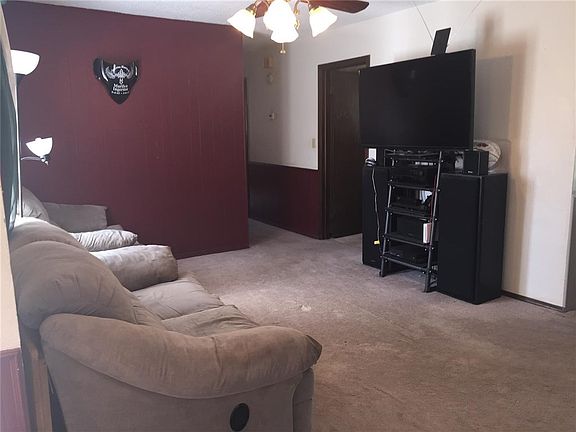 2nd image of 11 Osage Dr