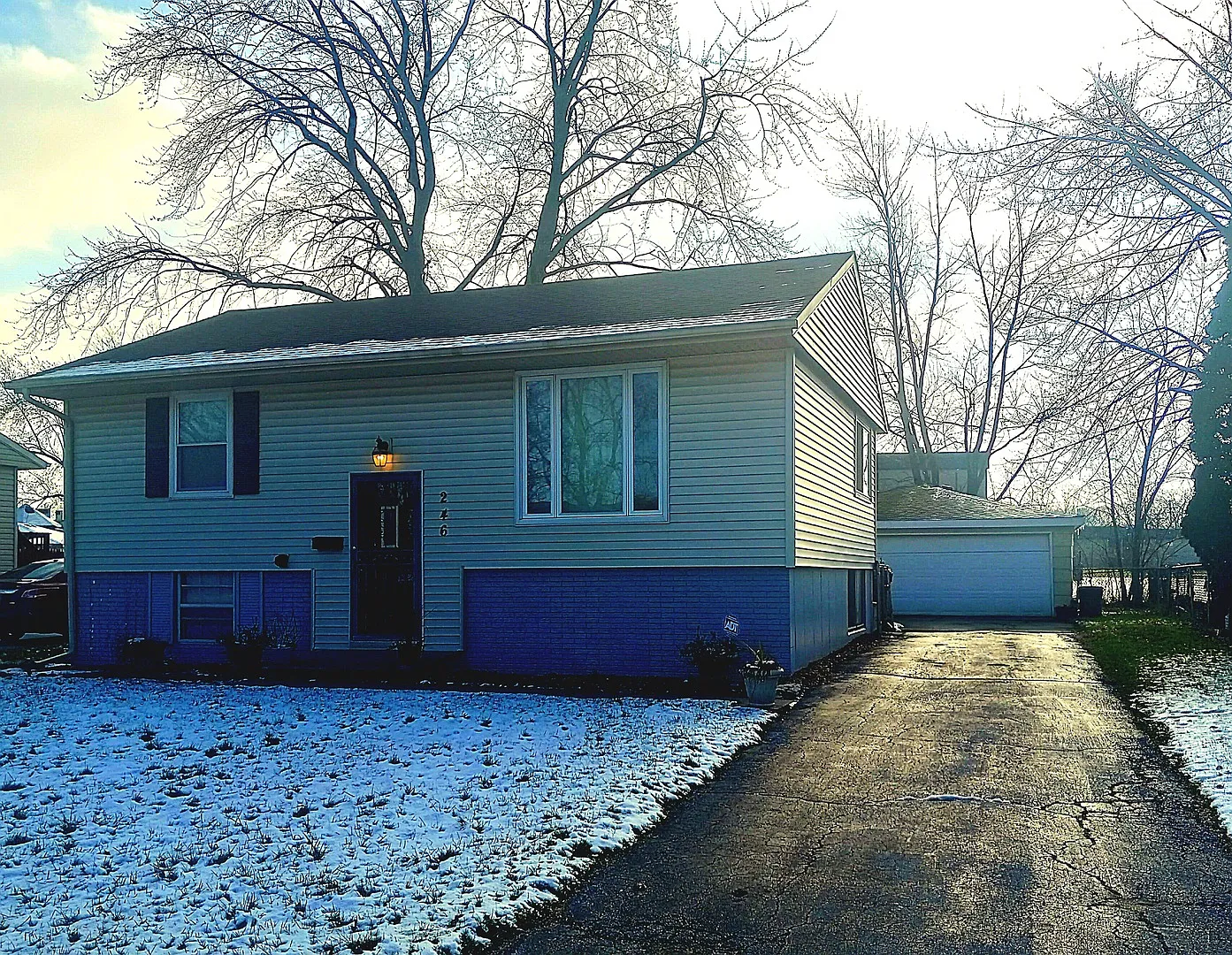 246 E Rose St photo 1