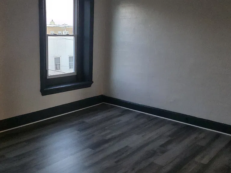227 Hummel St — Photo 9