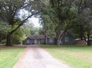 3252 Lakeview Rd, Memphis, TN 38116