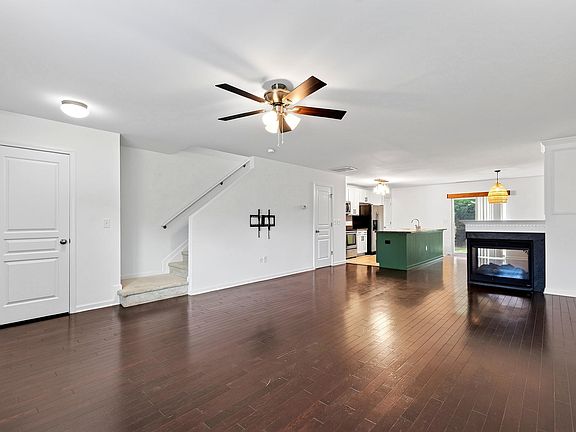 2nd image of 2931 Berkeley Springs Pl