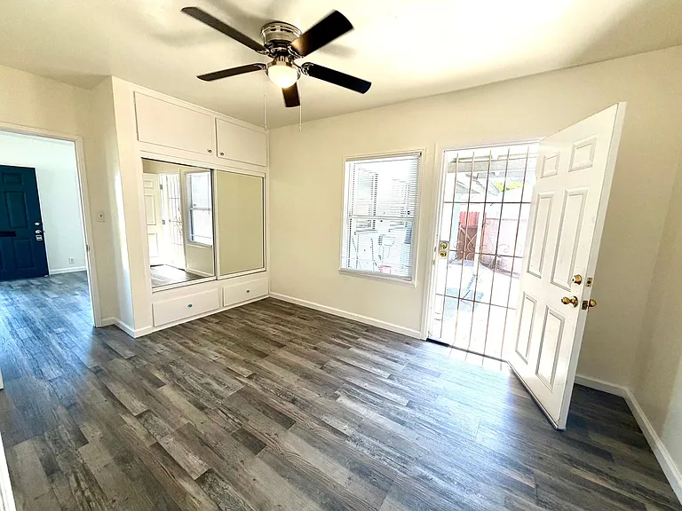 2105 W Carson St — Photo 4