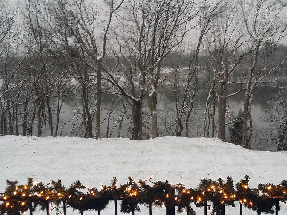 2nd image of 2409 NE Lake Breeze Dr