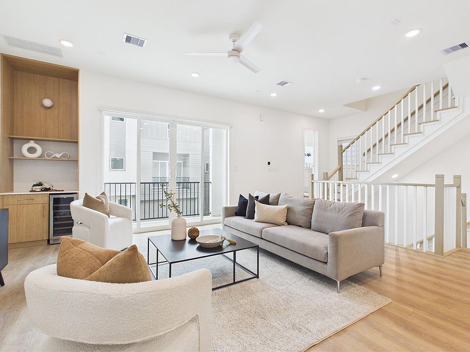 1st image of 606 Skyland Terrace Way