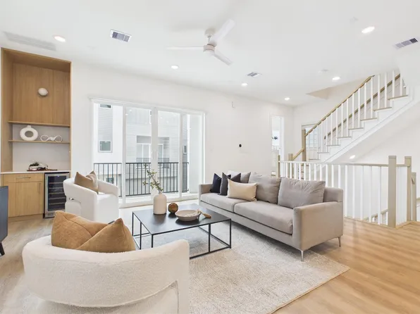 606 Skyland Terrace Way, Houston, TX 77009