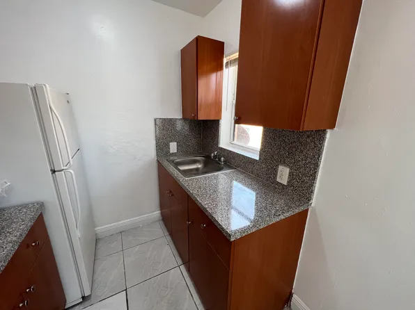 1935 SW 2nd St APT 5, Miami, FL 33135
