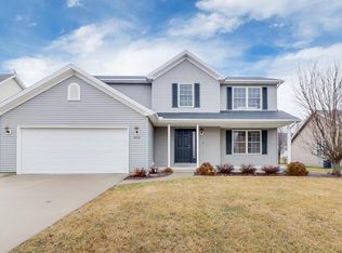 900 Dresser Dr, Normal, IL 61761