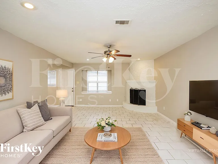 4909 Green Willow Ln — Photo 5