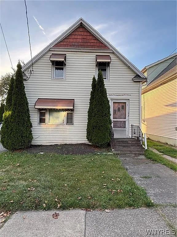 192 Cass Ave photo 1
