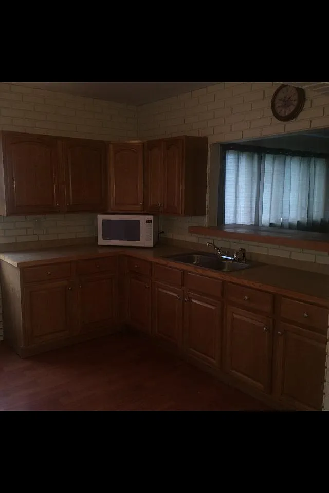 2 bed, 1.5 bath, 1400 sqft, $2,400 — Photo 3