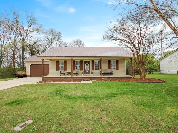 1302 Rubrum Ln, Albertville, AL 35951