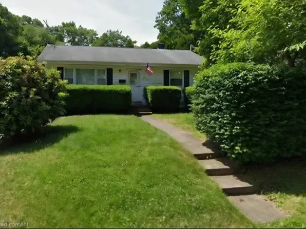 56 Gould St, South Kingstown, RI 02879