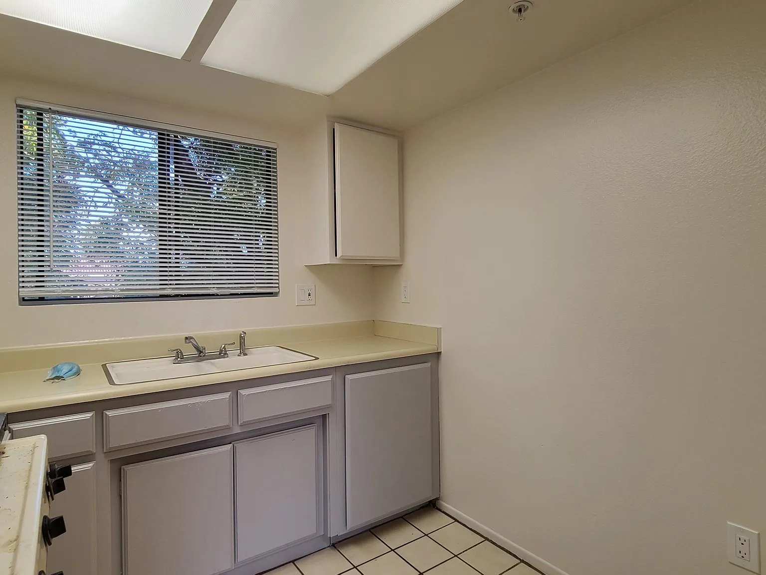 1 bed, 450 sqft, $1,900 — Photo 4