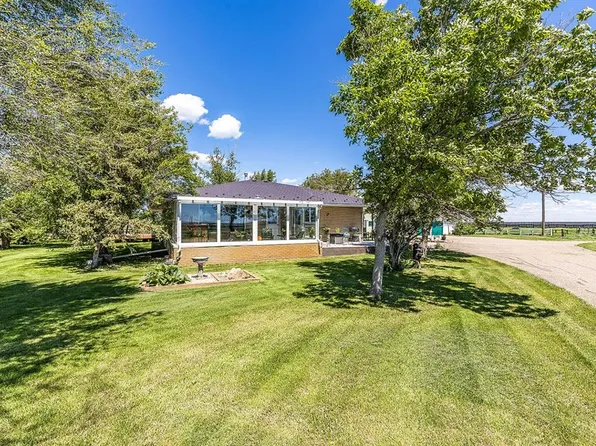 14017 S Range Road 65, Cypress County, AB T0J 2P0