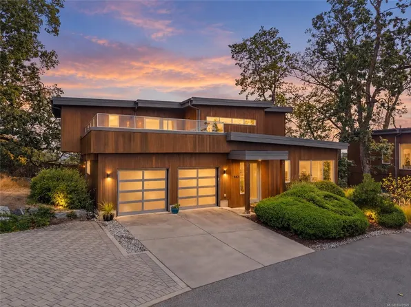 810 Rainbow Ridge Ln, Saanich, BC V8X 0A6