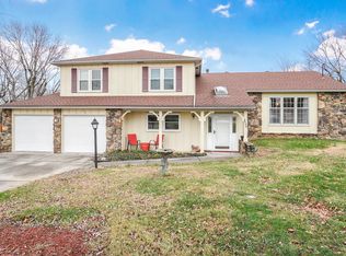 2526 S Blackman Rd, Springfield, MO 65809