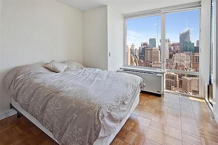 4th image of 125 W 31st St APT 51B