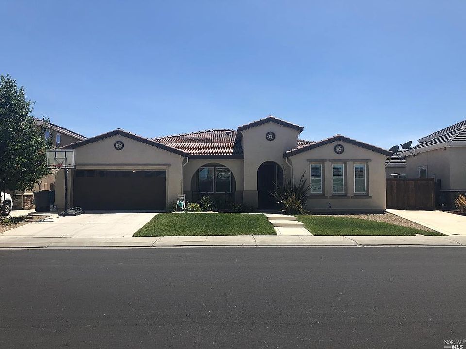 1st image of 758 Canterbury Cir