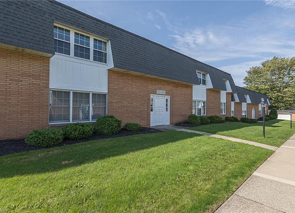 1st image of 6954 N Parkway Dr