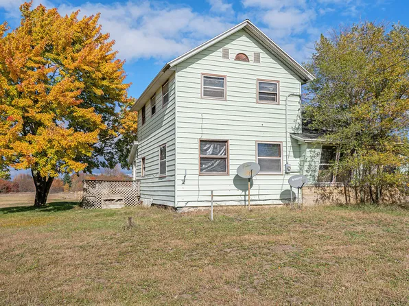 10668 E Apple Ave, Ravenna, MI 49451