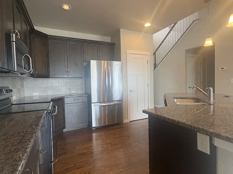 4336 Carlyle Ln — Photo 4