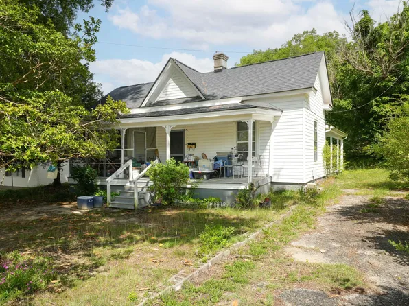 604 S Main St, Louisburg, NC 27549