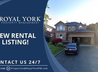 17 Chiltern Pl #2, Whitby, ON L1R2E5