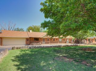 607 W 8th St, Idalou, TX 79329