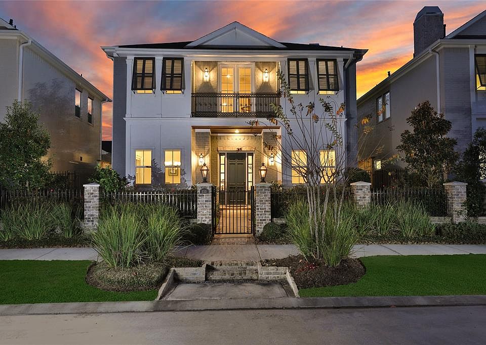 1st image of 135 McGoey Cir