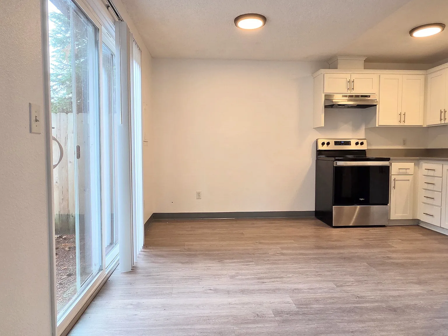 1 bed, 624 sqft, $1,300 — Photo 2
