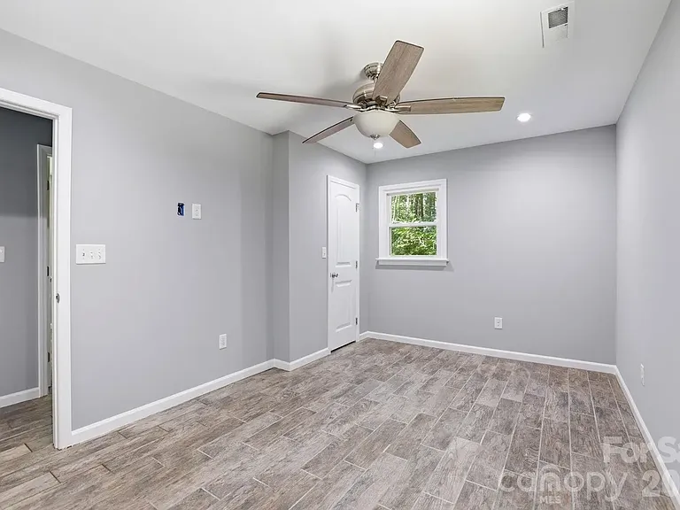 1108 Willoughby Rd — Photo 12