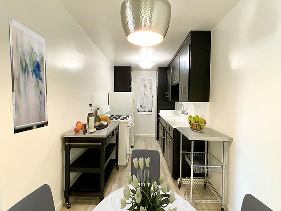 4th image of 1211 Jefferson St APT 2