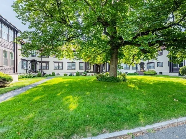 98 Main St APT B, Andover, MA 01810