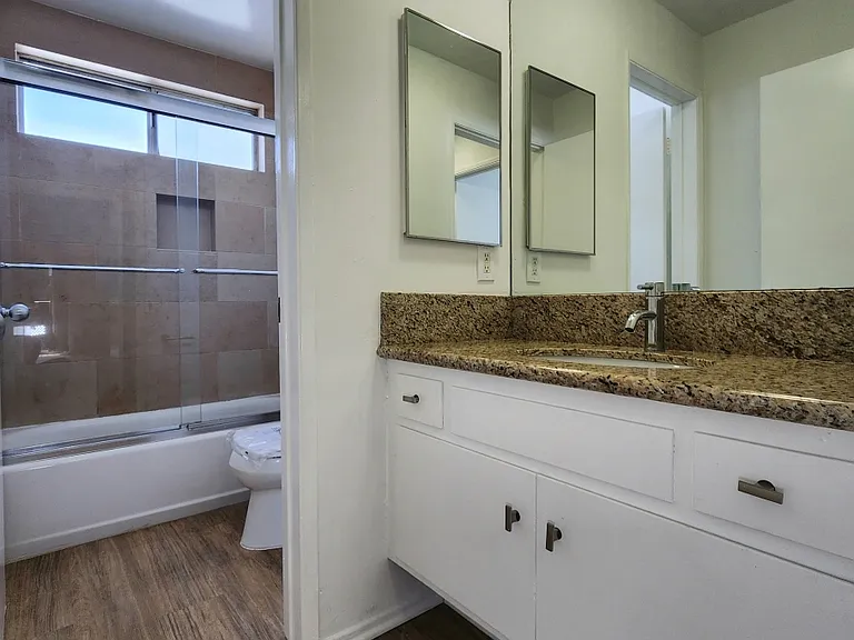 11838 Goshen Ave #7 — Photo 12