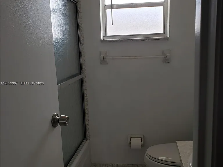 410 SE 2nd St #418 — Photo 8
