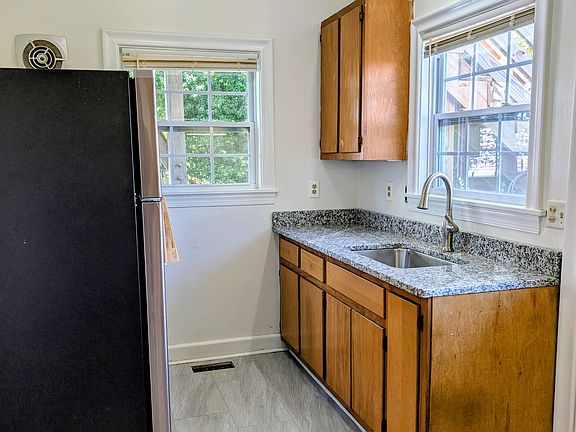 2nd image of 413 W 24th St APT 1