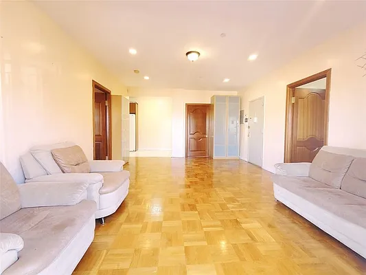 Sold by Remax Real Estate Professionals | media 15