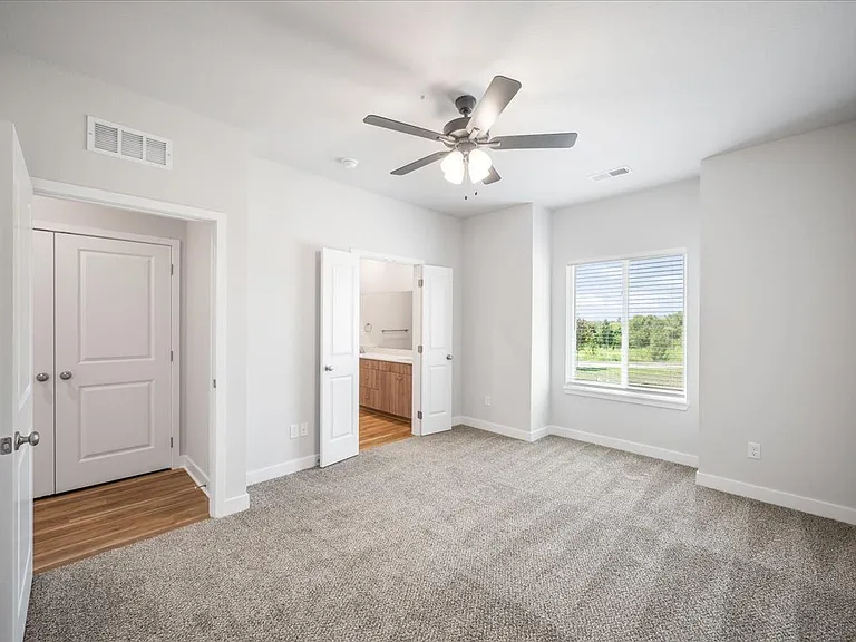 Barry West Townhomes — Photo 76