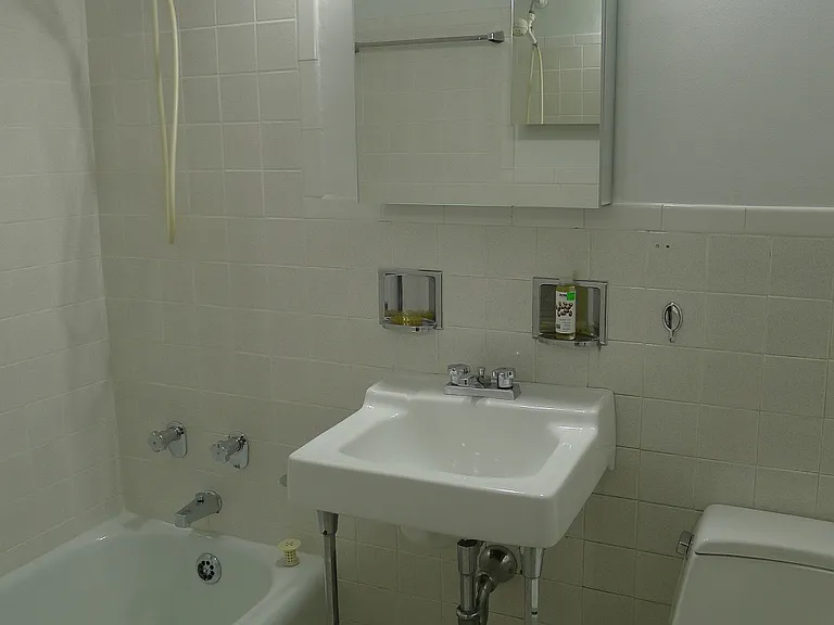 400 Central Park W #18C — Photo 21