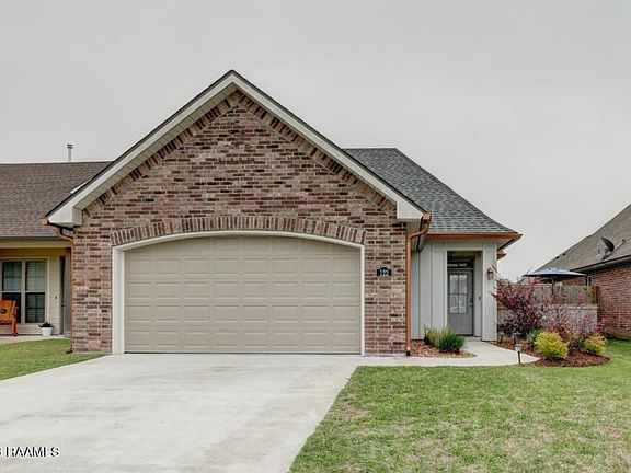 2nd image of 122 Anatole Dr
