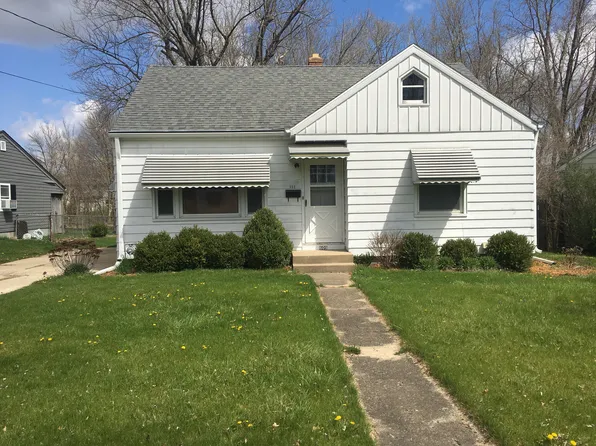 609 Spring St, Washington, IL 61571