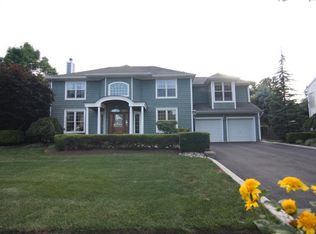 17 Royal Rd, Freehold, NJ 07728