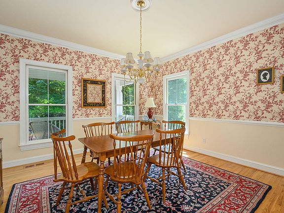 4th image of 1708 Wright Ln