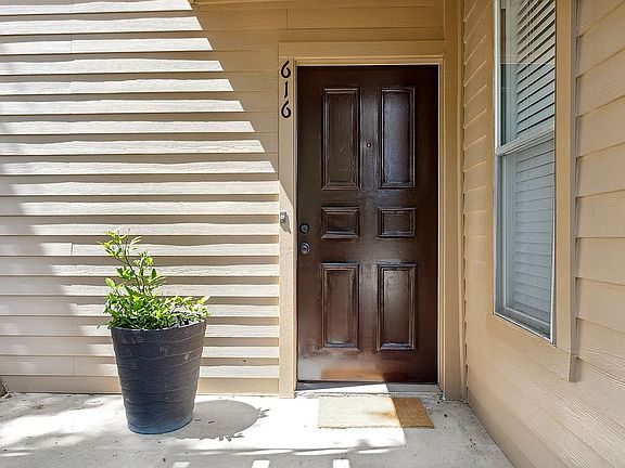 2nd image of 10555 Turtlewood Ct Unit 616