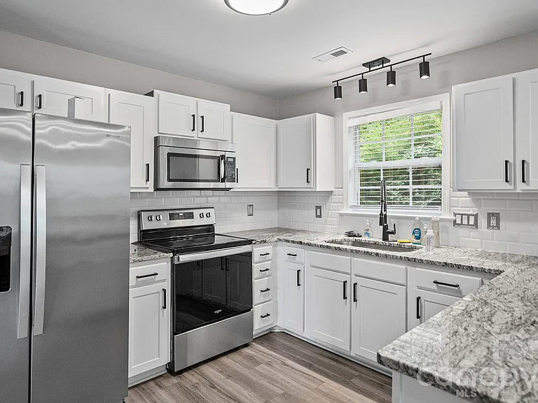 3320 Whitebridge Ln — Photo 12