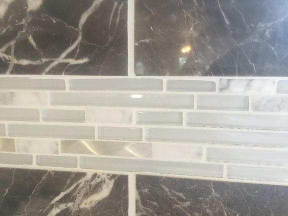 Marble Tile w/glass accent