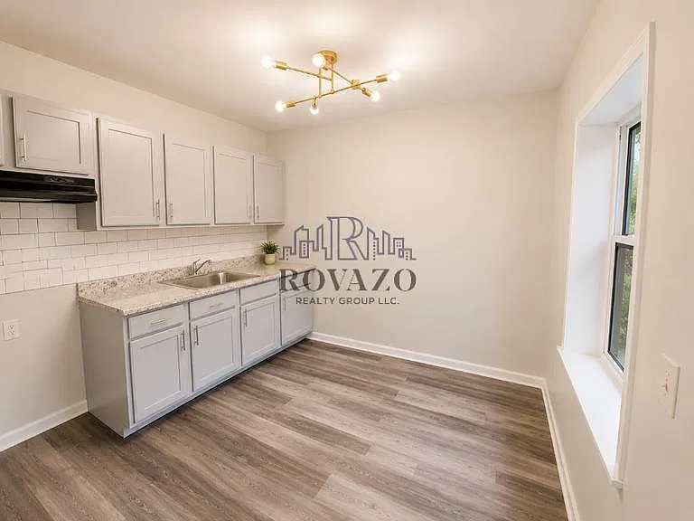 2 bed, 650 sqft, $1,695 — Photo 1