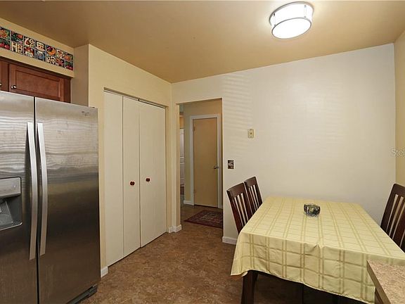 5th image of 12126 Viti St