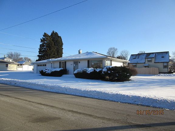 3rd image of 906 Cleary Ave